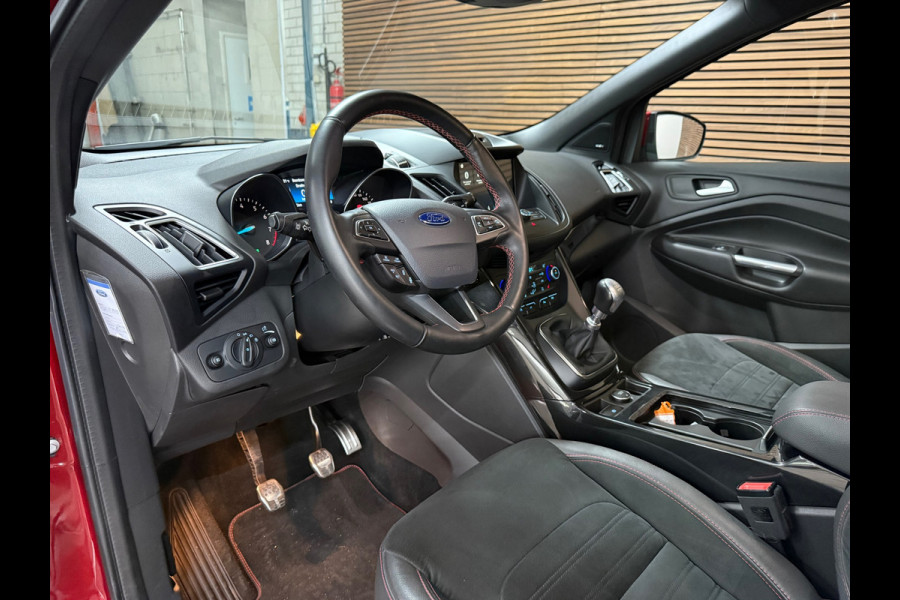 Ford Kuga 1.5 EcoBoost ST Line | Navigatie | Adaptive Cruise | Climate | Trekhaak