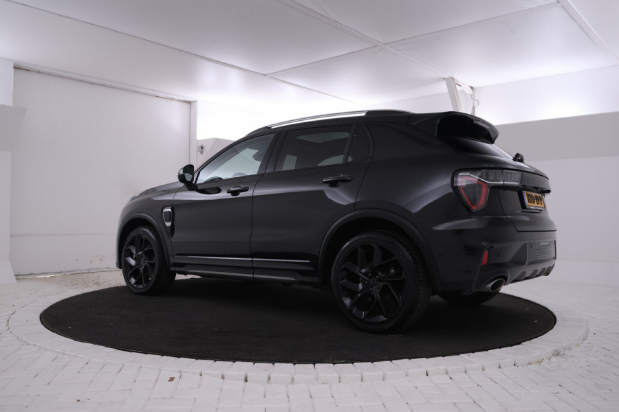 Lynk & Co 01 1.5 Full black, Apple Carplay, Pano, 360 camera