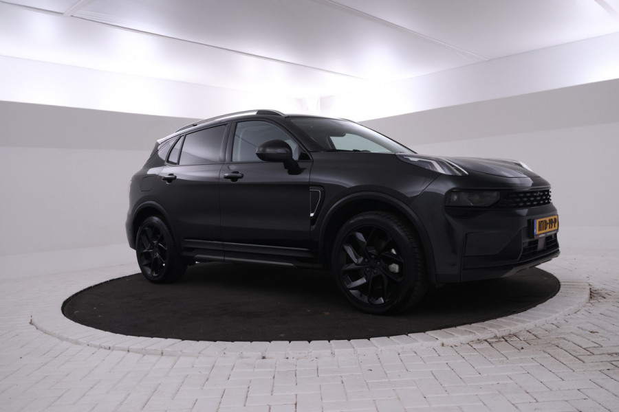 Lynk & Co 01 1.5 Full black, Apple Carplay, Pano, 360 camera