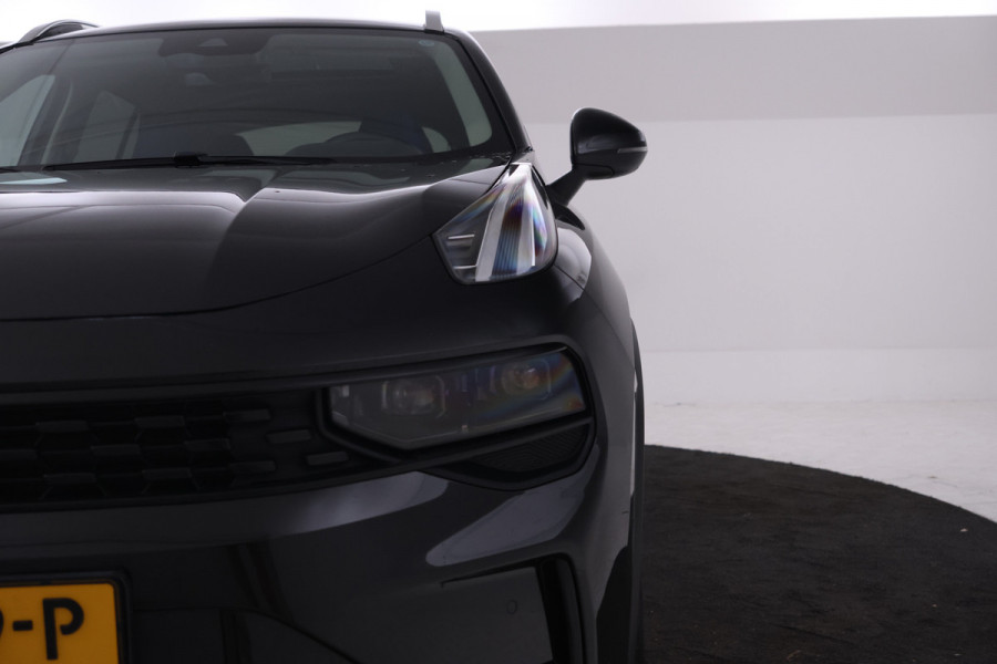 Lynk & Co 01 1.5 Full black, Apple Carplay, Pano, 360 camera