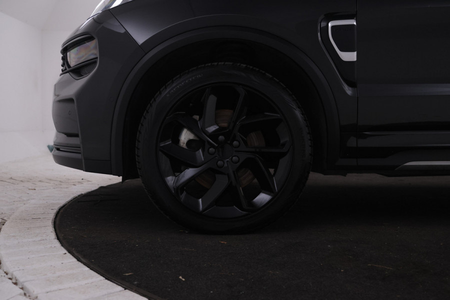 Lynk & Co 01 1.5 Full black, Apple Carplay, Pano, 360 camera