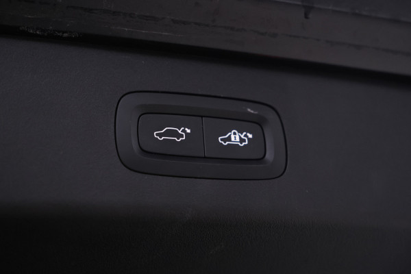 Lynk & Co 01 1.5 Full black, Apple Carplay, Pano, 360 camera