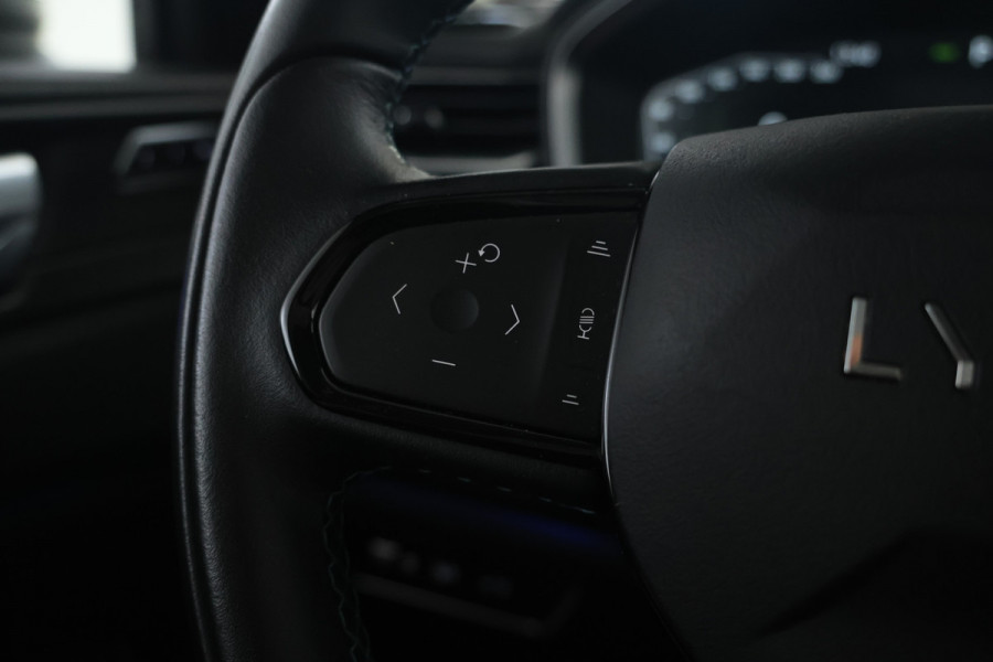 Lynk & Co 01 1.5 Full black, Apple Carplay, Pano, 360 camera