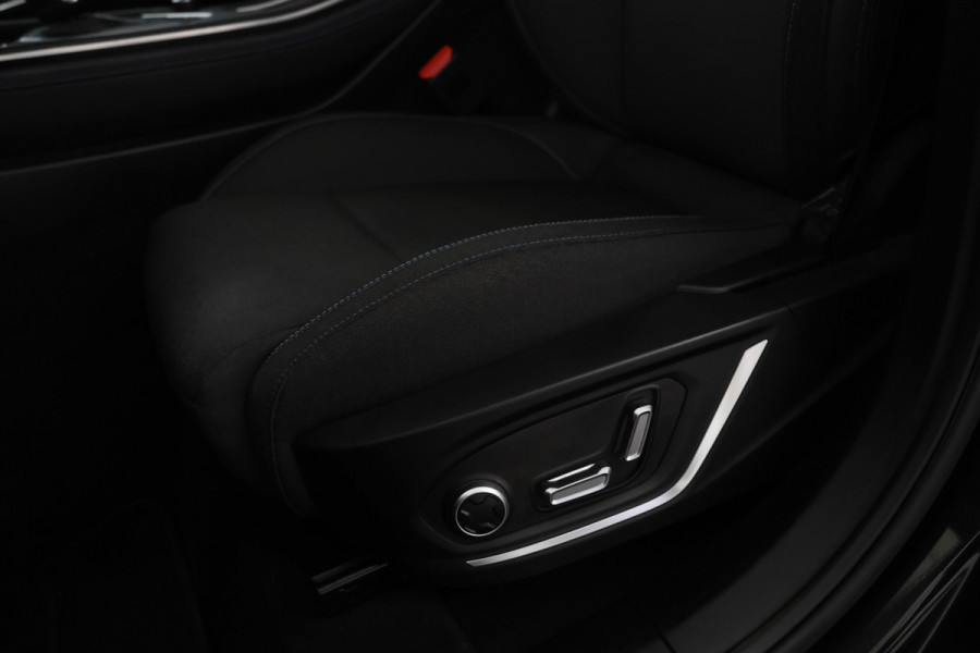 Lynk & Co 01 1.5 Full black, Apple Carplay, Pano, 360 camera