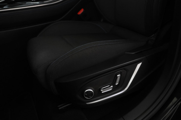 Lynk & Co 01 1.5 Full black, Apple Carplay, Pano, 360 camera
