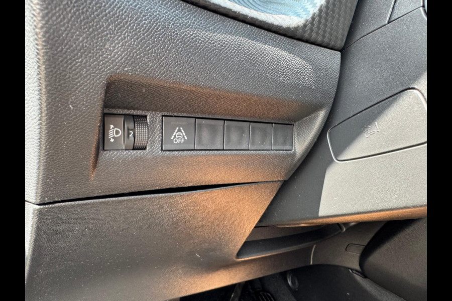 Peugeot 2008 1.2 PureTech 130 Allure Pack Navi / Clima / Camera / P-sensoren
