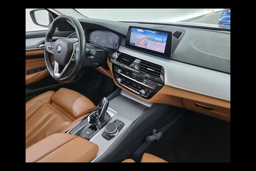 BMW 5 Serie 530e iPerformance High Executive | Navi | Leder | Memory |