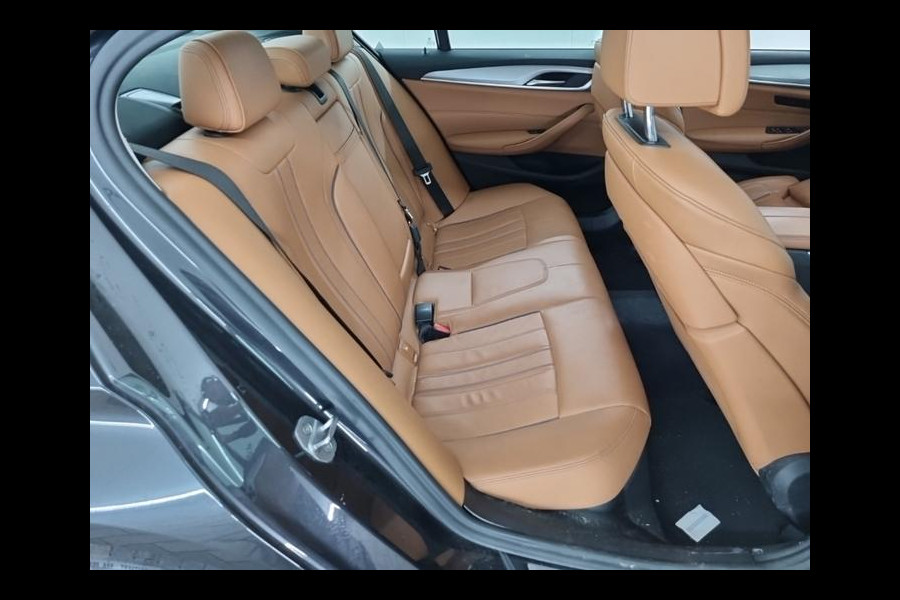 BMW 5 Serie 530e iPerformance High Executive | Navi | Leder | Memory |