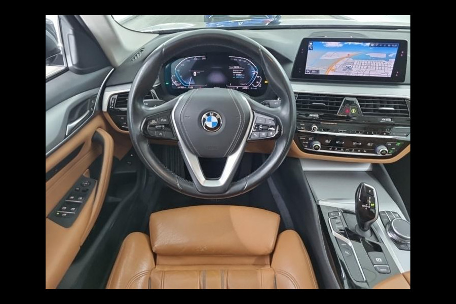 BMW 5 Serie 530e iPerformance High Executive | Navi | Leder | Memory |