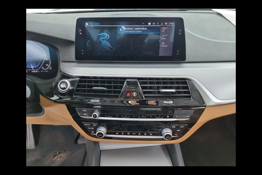 BMW 5 Serie 530e iPerformance High Executive | Navi | Leder | Memory |