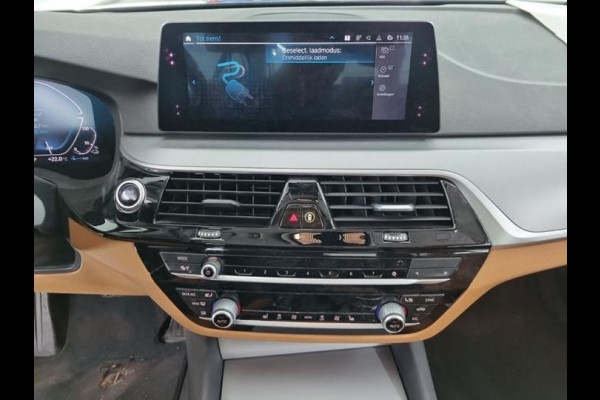 BMW 5 Serie 530e iPerformance High Executive | Navi | Leder | Memory |