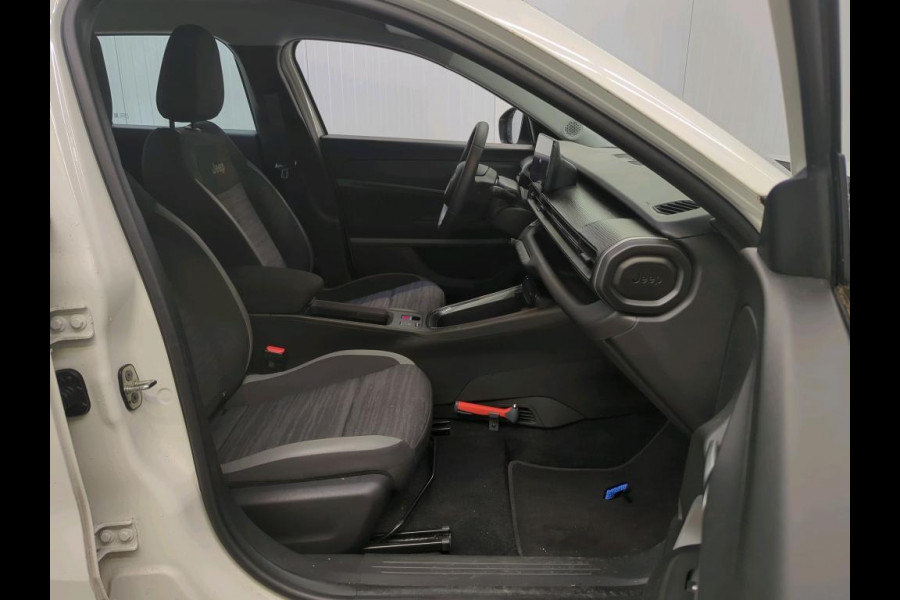 Jeep Avenger Longitude 54 kWh | Navi | Carplay | Stoelverwarming |