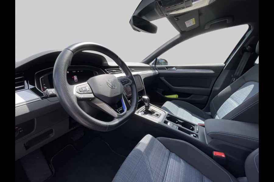 Volkswagen Passat Variant 1.4 TSI PHEV GTE Business | virtual cockpit | headup-display | achteruitrijcamera | adaptive cruise | stoelverwarming
