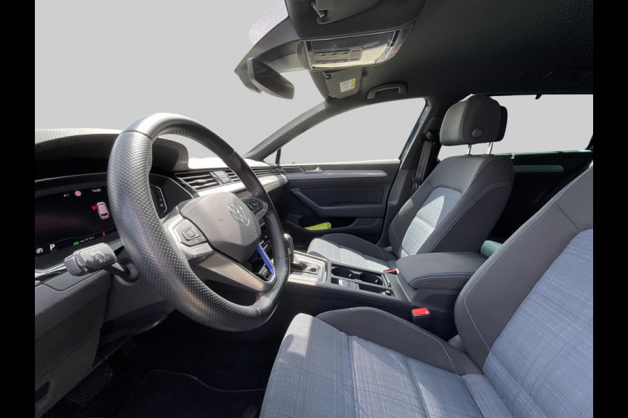 Volkswagen Passat Variant 1.4 TSI PHEV GTE Business | virtual cockpit | headup-display | achteruitrijcamera | adaptive cruise | stoelverwarming