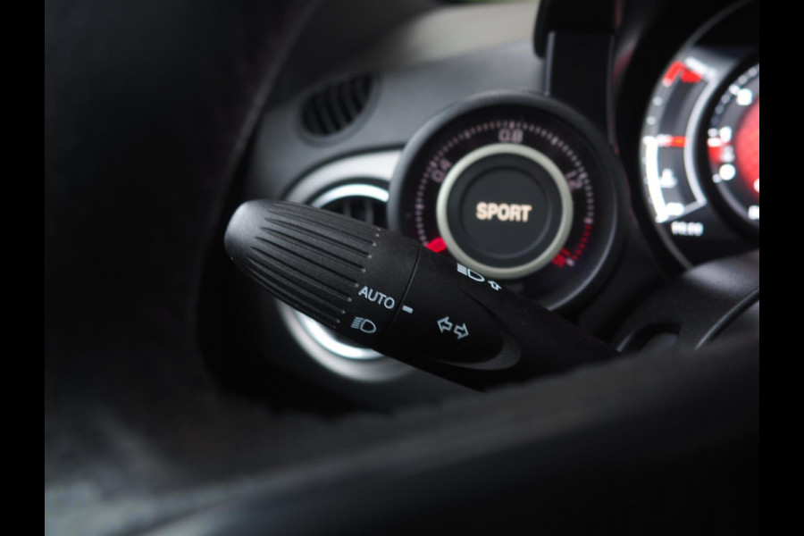 Abarth 595 1.4 T-Jet Turismo 165PK / Pano / CarPlay / Leder / Navi / DAB+ / Senoren