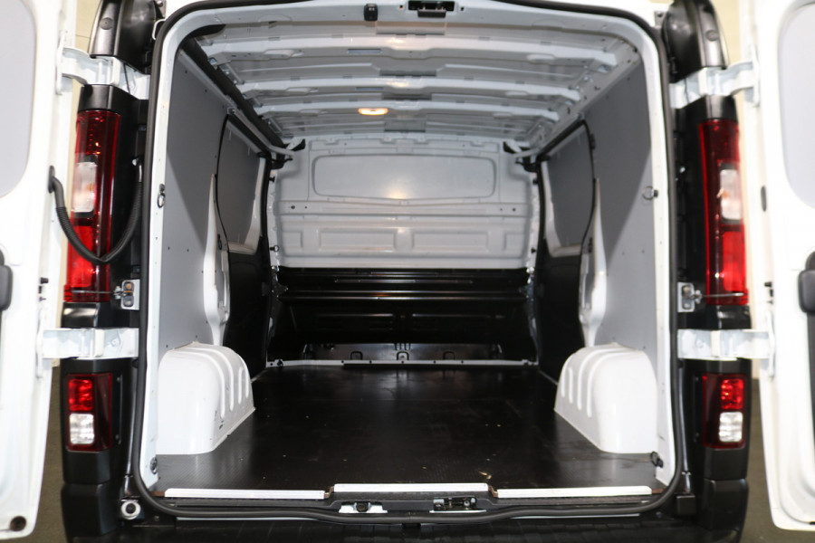 Renault Trafic 2.0 dCi 120pk L1 H1 Airco Navigatie 2x Schuifdeur