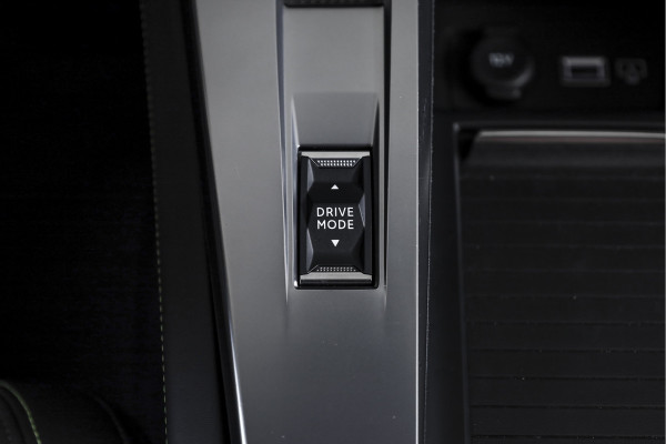 Peugeot 308 1.2 PureTech 130 PK GT - Automaat | 3D Dig. Cockpit | Adapt. Cruise | Stoelverwarming | Camera | PDC | NAV + App Connect | ECC | LM 18'' |