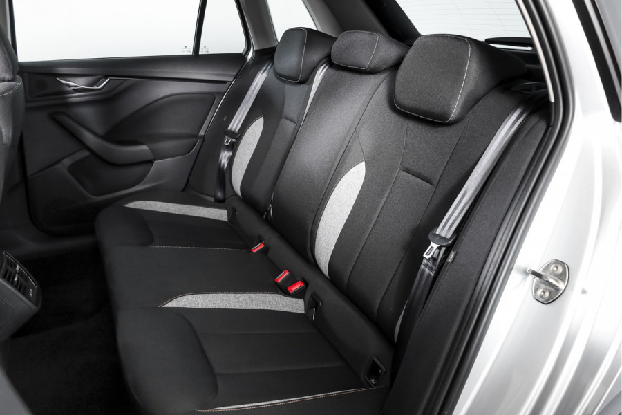 Škoda Kamiq 1.0 TSI 110 PK Business Edition - Automaat | Dig. Cockpit | Adapt. Cruise | Stoel-+Stuurverw. | PDC | App. Connect | ECC | LED | Elek. Klep | DAB | LM 16" |