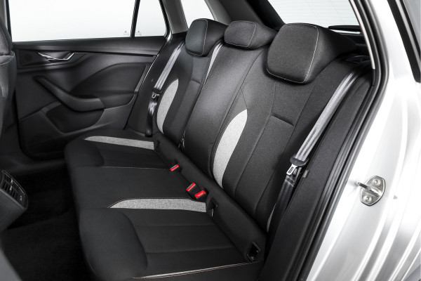Škoda Kamiq 1.0 TSI 110 PK Business Edition - Automaat | Dig. Cockpit | Adapt. Cruise | Stoel-+Stuurverw. | PDC | App. Connect | ECC | LED | Elek. Klep | DAB | LM 16" |
