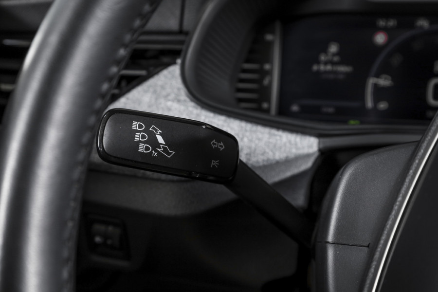 Škoda Kamiq 1.0 TSI 110 PK Business Edition - Automaat | Dig. Cockpit | Adapt. Cruise | Stoel-+Stuurverw. | PDC | App. Connect | ECC | LED | Elek. Klep | DAB | LM 16" |