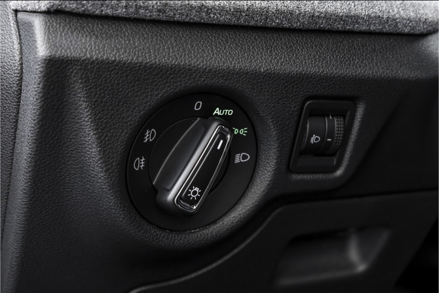 Škoda Kamiq 1.0 TSI 110 PK Business Edition - Automaat | Dig. Cockpit | Adapt. Cruise | Stoel-+Stuurverw. | PDC | App. Connect | ECC | LED | Elek. Klep | DAB | LM 16" |