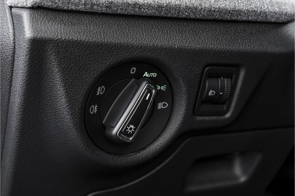 Škoda Kamiq 1.0 TSI 110 PK Business Edition - Automaat | Dig. Cockpit | Adapt. Cruise | Stoel-+Stuurverw. | PDC | App. Connect | ECC | LED | Elek. Klep | DAB | LM 16" |