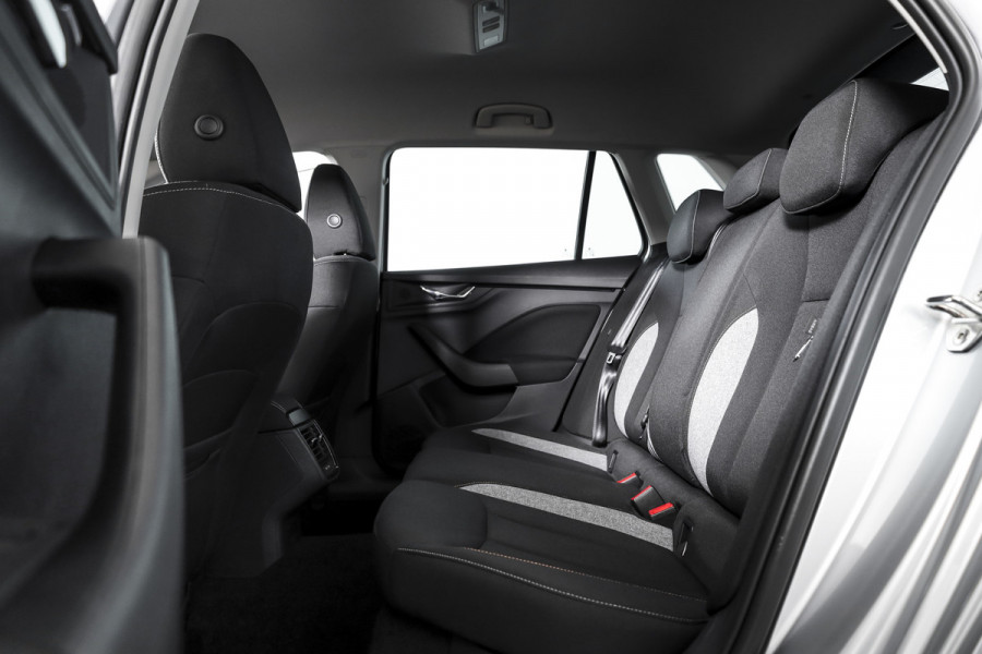 Škoda Kamiq 1.0 TSI 110 PK Business Edition - Automaat | Dig. Cockpit | Adapt. Cruise | Stoel-+Stuurverw. | PDC | App. Connect | ECC | LED | Elek. Klep | DAB | LM 16" |