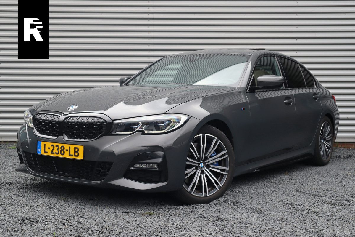 BMW 3-serie 330i M-Sport Panorama / Harman Kardon / Laser / Leder / M Performance / BMW 3-serie 330i M-Sport Panorama / Harman Kardon / Laser / Leder / M Performance /