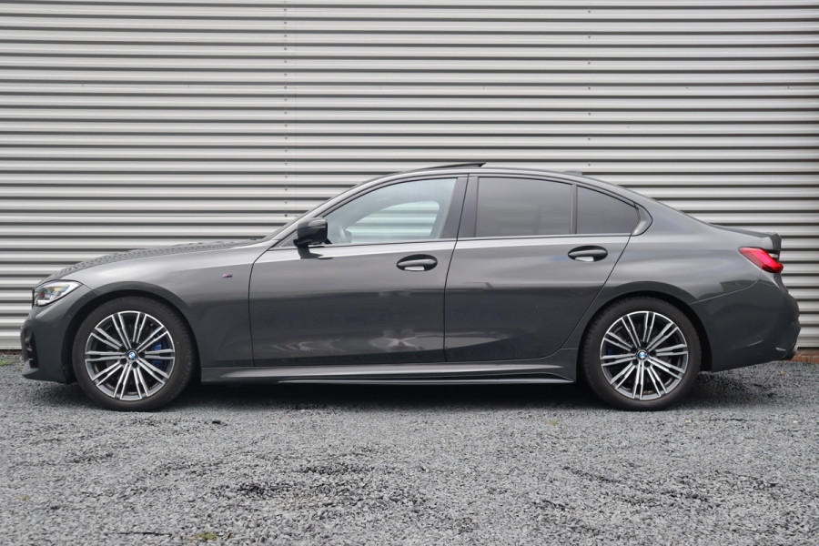 BMW 3-serie 330i M-Sport Panorama / Harman Kardon / Laser / Leder / M Performance /