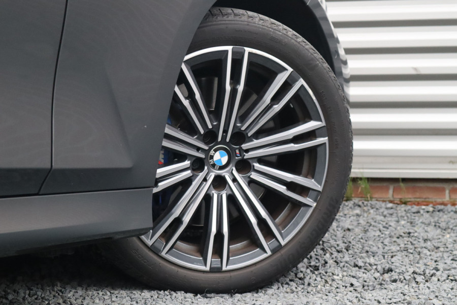 BMW 3-serie 330i M-Sport Panorama / Harman Kardon / Laser / Leder / M Performance /