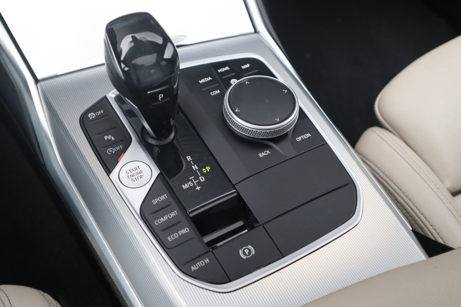 BMW 3-serie 330i M-Sport Panorama / Harman Kardon / Laser / Leder / M Performance /