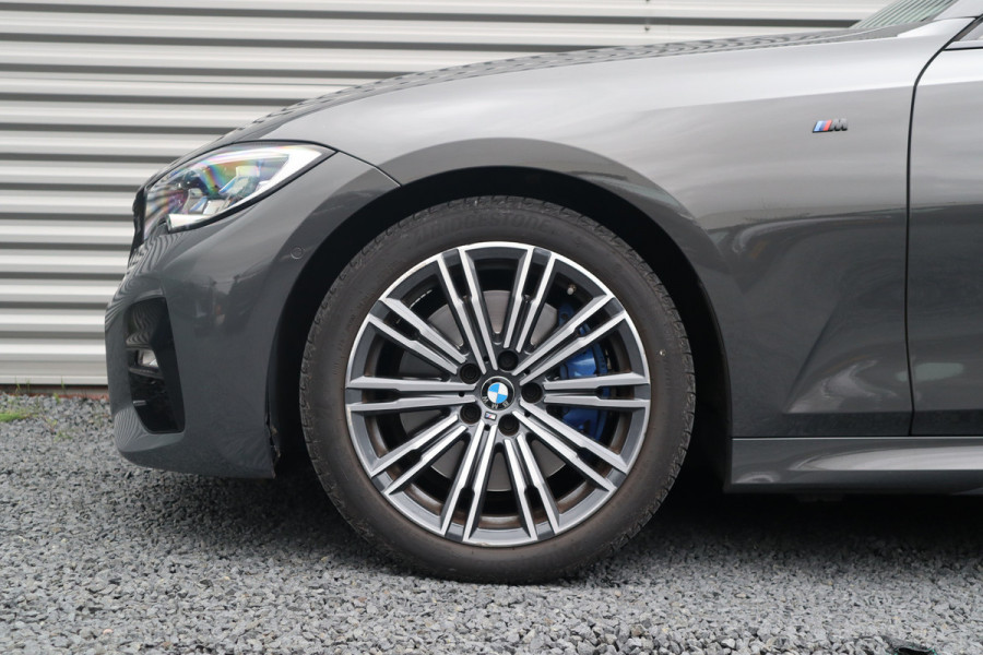 BMW 3-serie 330i M-Sport Panorama / Harman Kardon / Laser / Leder / M Performance /