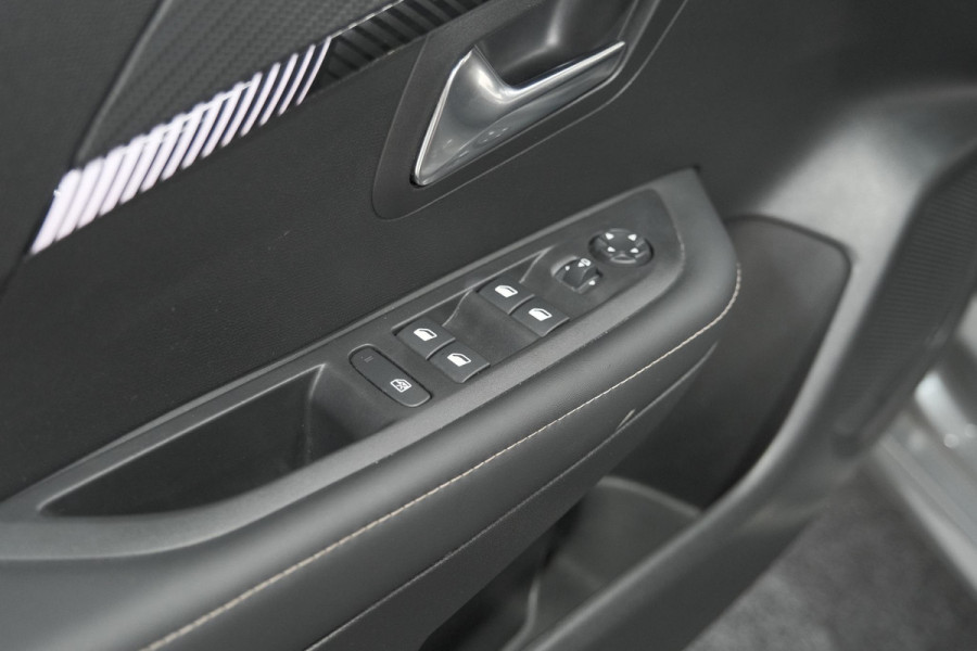Peugeot 208 Hybrid 100 e-DCS6 Allure | Camera | Keyless Entry | Apple Carplay | Parkeersensoren