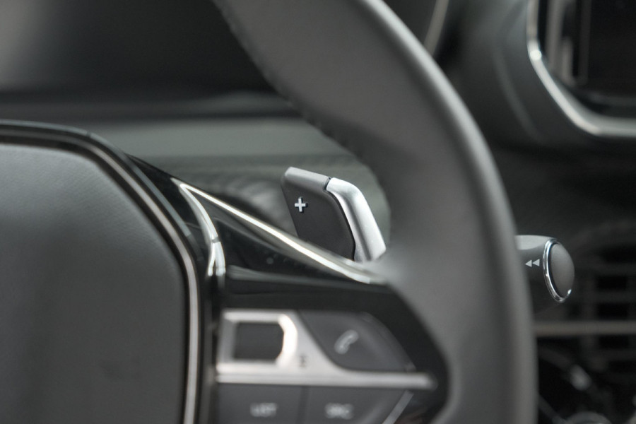 Peugeot 208 Hybrid 100 e-DCS6 Allure | Camera | Keyless Entry | Apple Carplay | Parkeersensoren