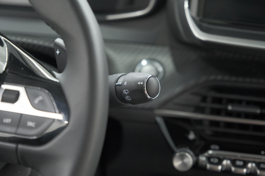 Peugeot 208 Hybrid 100 e-DCS6 Allure | Camera | Keyless Entry | Apple Carplay | Parkeersensoren