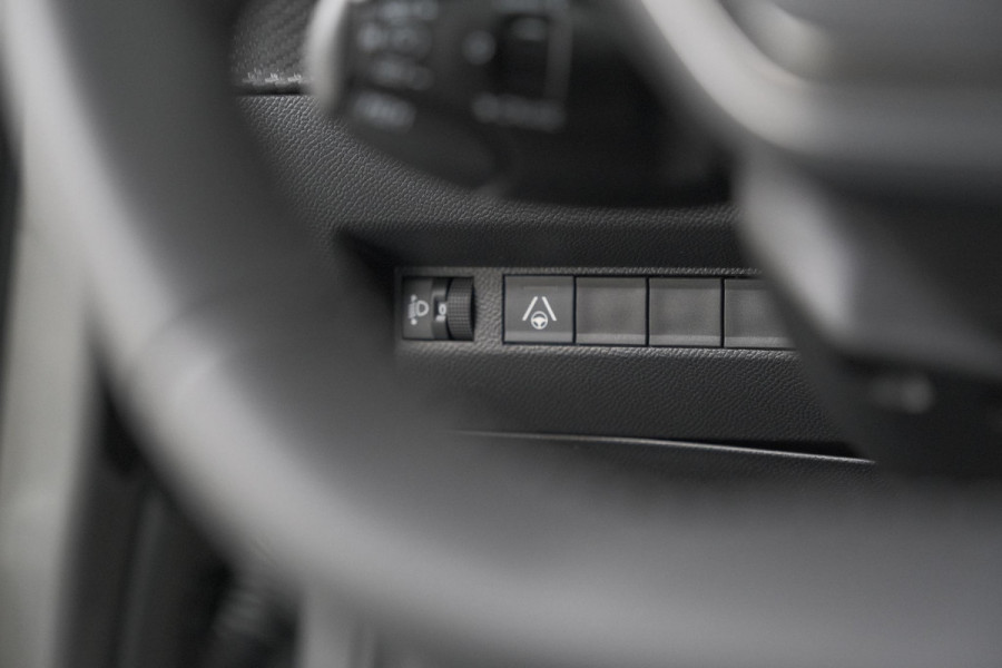Peugeot 208 Hybrid 100 e-DCS6 Allure | Camera | Keyless Entry | Apple Carplay | Parkeersensoren