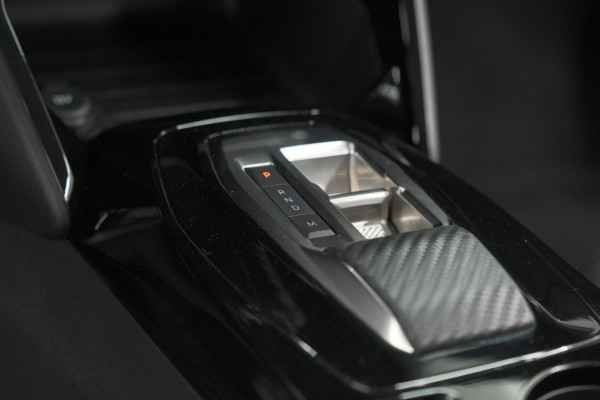 Peugeot 208 Hybrid 100 e-DCS6 Allure | Camera | Keyless Entry | Apple Carplay | Parkeersensoren