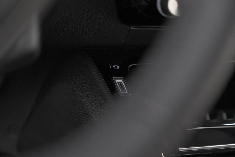 Peugeot 208 Hybrid 100 e-DCS6 Allure | Camera | Keyless Entry | Apple Carplay | Parkeersensoren