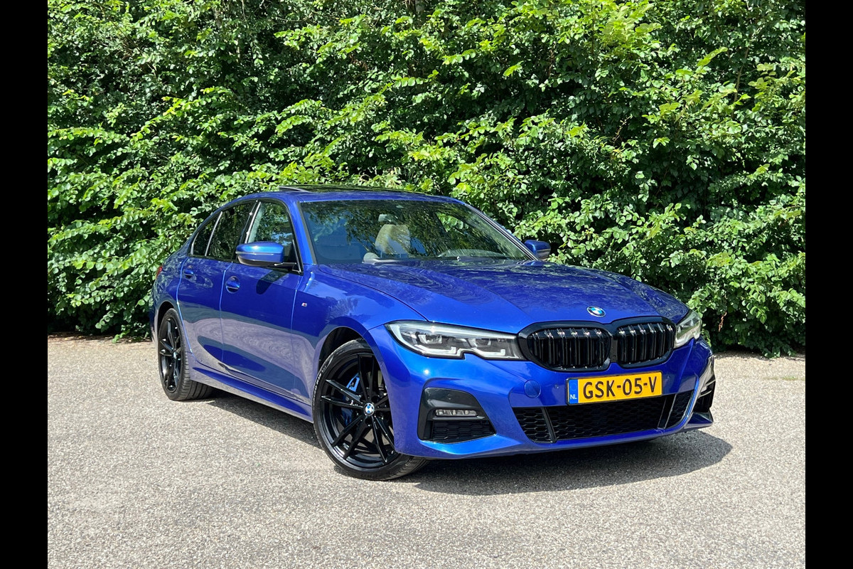BMW 3-serie 330e High Executive | M Sport Automaat / Schuif-kanteldak / Sportstoelen / Adaptieve LED / M Adaptief onderstel BMW 3-serie 330e High Executive | M Sport Automaat / Schuif-kanteldak / Sportstoelen / Adaptieve LED / M Adaptief onderstel