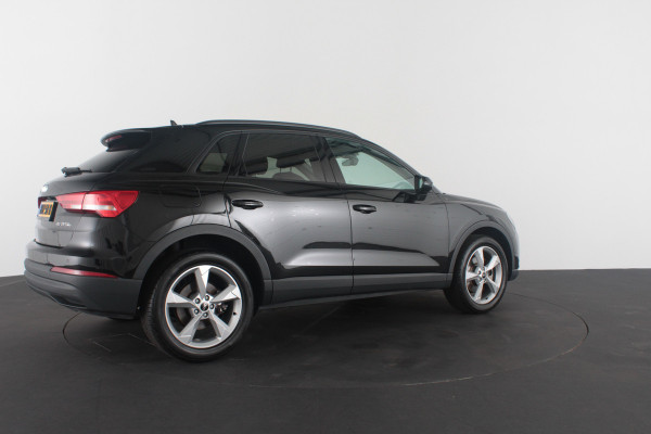 Audi Q3 45 TFSI e edition > 245pk/Leer/19inch/keyless/Stoelverwarming/Plug in-hybride...