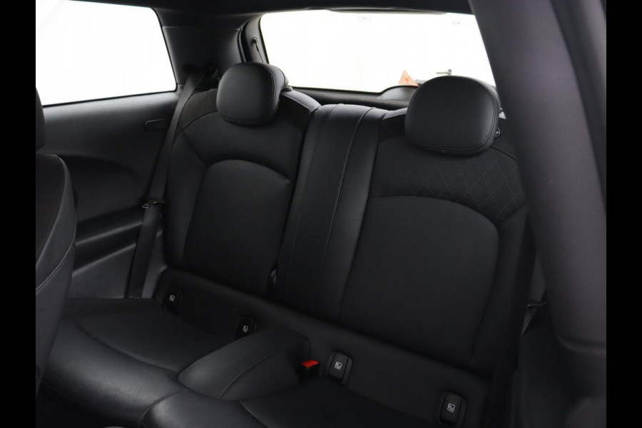 MINI Mini Electric Charged 33 kWh | Leder | Stoelverwarming | Head-Up | Harman/Kardon | Keyless | Full LED | Camera | Climate control | Cruise control