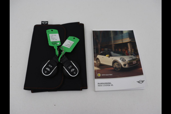 MINI Mini Electric Charged 33 kWh | Leder | Stoelverwarming | Head-Up | Harman/Kardon | Keyless | Full LED | Camera | Climate control | Cruise control