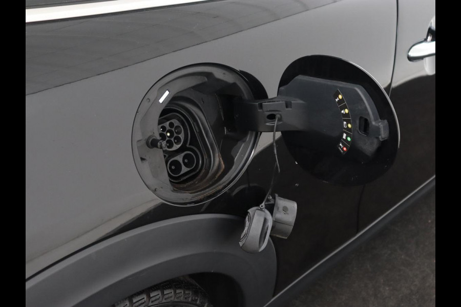 MINI Mini Electric Charged 33 kWh | Leder | Stoelverwarming | Head-Up | Harman/Kardon | Keyless | Full LED | Camera | Climate control | Cruise control