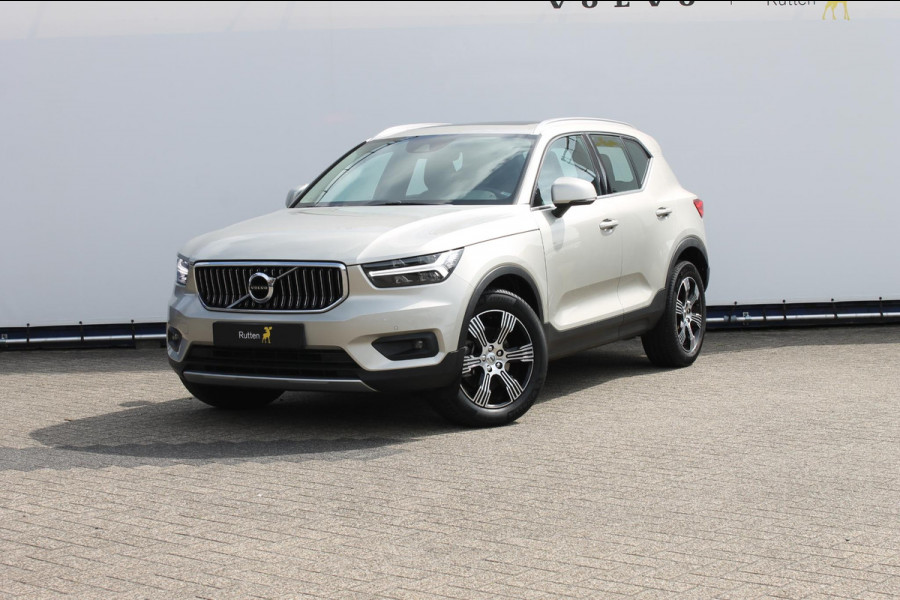 Volvo XC40 T4 190PK Automaat Inscription Panoramisch schuif-kanteldak / Stoelverwarming  / Cruise control / Lederen bekleding / Parkersensoren voor en achter met parkeercamera