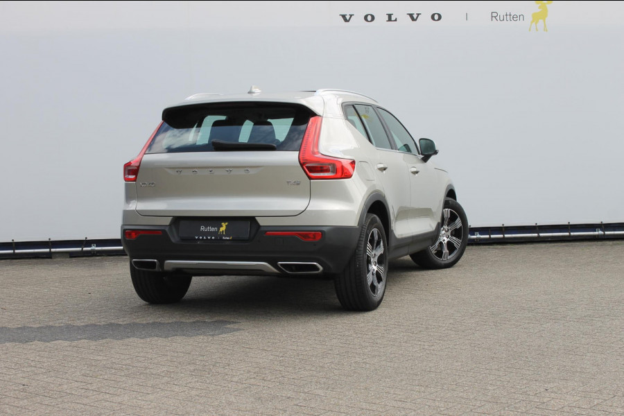 Volvo XC40 T4 190PK Automaat Inscription Panoramisch schuif-kanteldak / Stoelverwarming  / Cruise control / Lederen bekleding / Parkersensoren voor en achter met parkeercamera