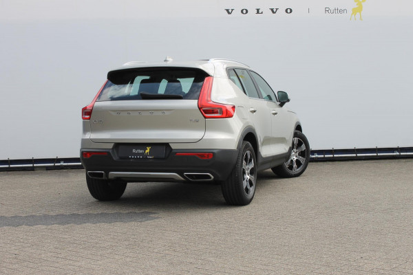Volvo XC40 T4 190PK Automaat Inscription Panoramisch schuif-kanteldak / Stoelverwarming  / Cruise control / Lederen bekleding / Parkersensoren voor en achter met parkeercamera