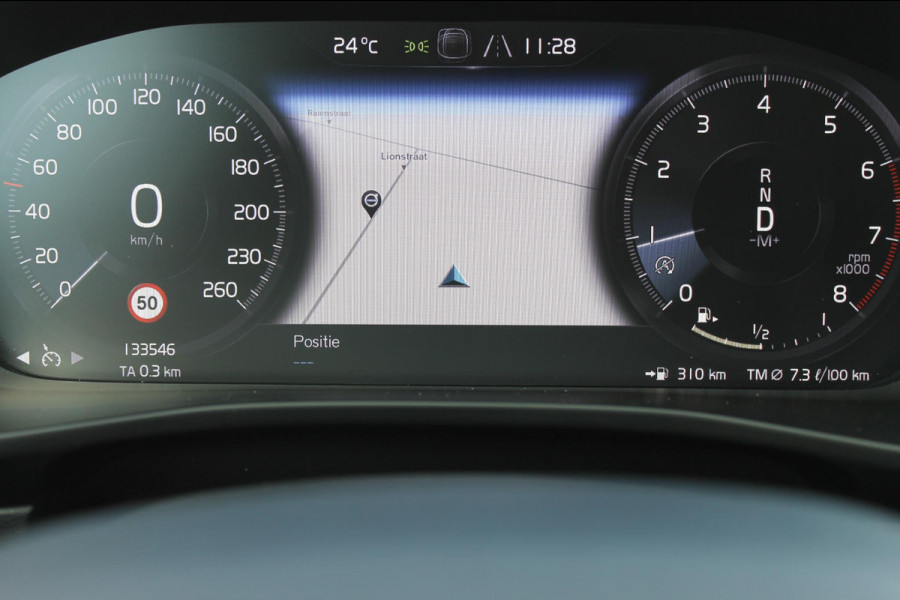 Volvo XC40 T4 190PK Automaat Inscription Panoramisch schuif-kanteldak / Stoelverwarming  / Cruise control / Lederen bekleding / Parkersensoren voor en achter met parkeercamera