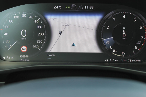 Volvo XC40 T4 190PK Automaat Inscription Panoramisch schuif-kanteldak / Stoelverwarming  / Cruise control / Lederen bekleding / Parkersensoren voor en achter met parkeercamera
