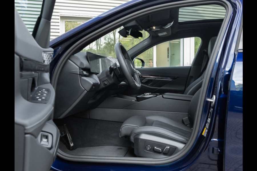 BMW i5 Touring eDrive40 - M-Sport Pro - Pano - Trekhaak - Onderstel Prof - Bowers & Wilkins
