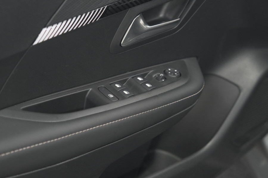 Peugeot 208 Hybrid 100 e-DCS6 Allure | Camera | Adaptieve Cruise Control | Apple Carplay | Parkeersensoren
